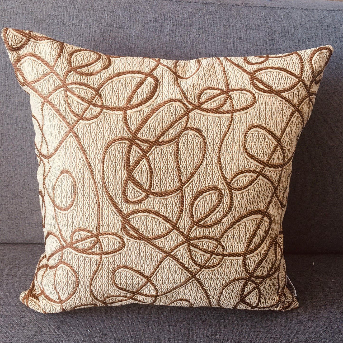 Funda Cojín Decorativo diseño Dorado con Café