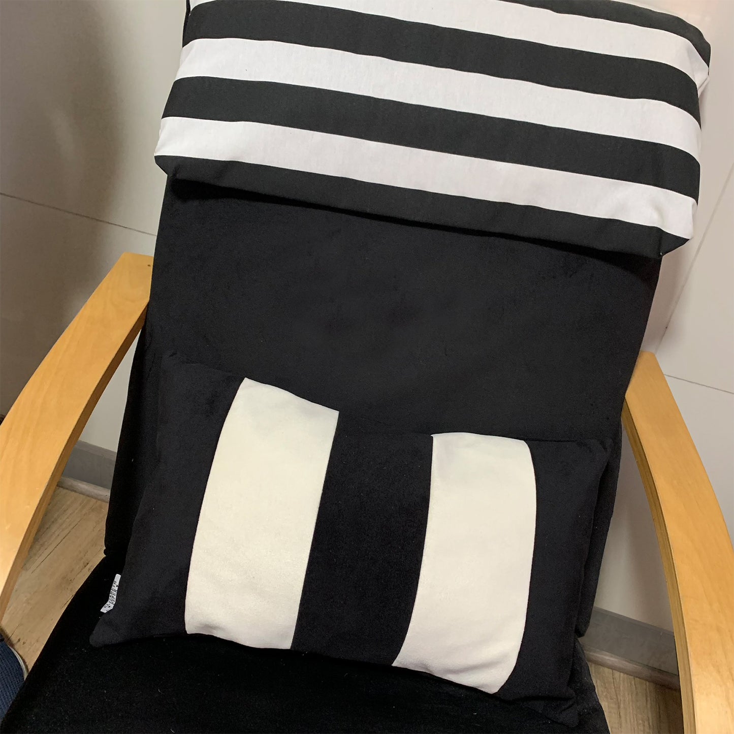 Funda Cojín Decorativo diseño Franjas Blanco y Negro