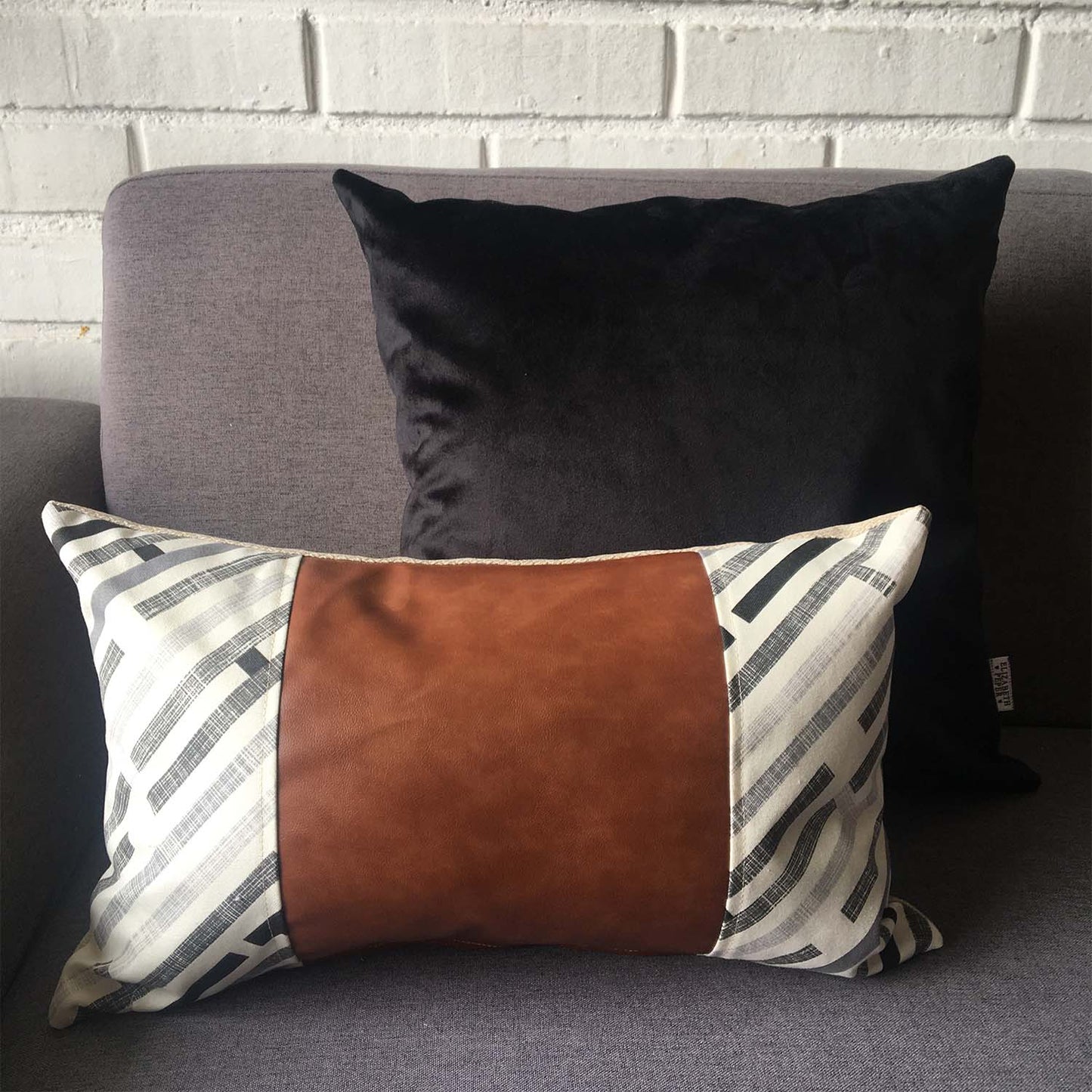 Funda Cojín Decorativo EcoCuero Gris y Beige