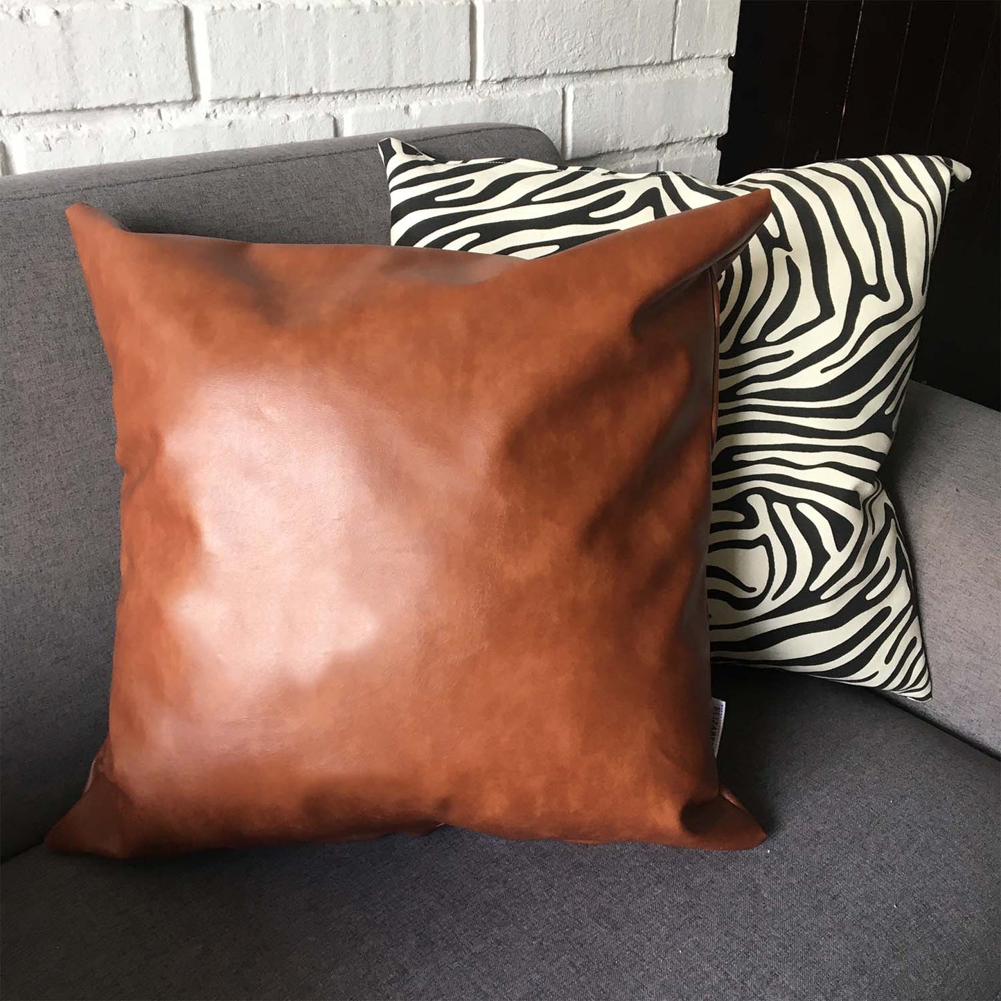 Funda Cojín Decorativo EcoCuero Café