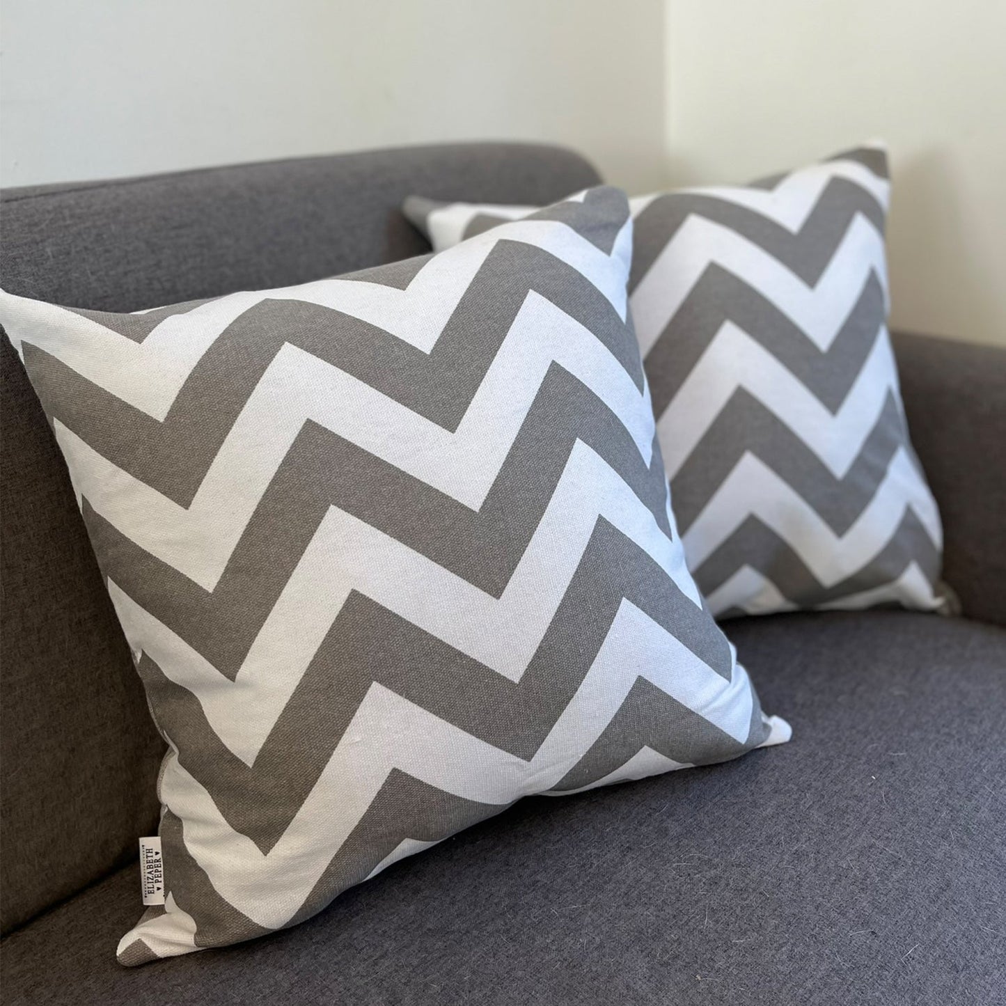 Funda Cojin Decorativo Diseño ZigZag Gris