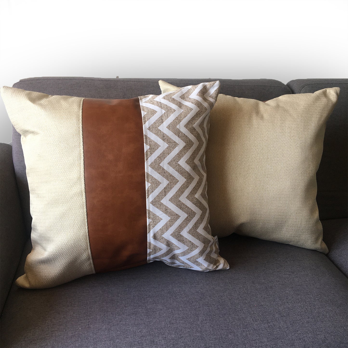 Funda Cojín Decorativo EcoCuero ZigZag Crema y Blanco