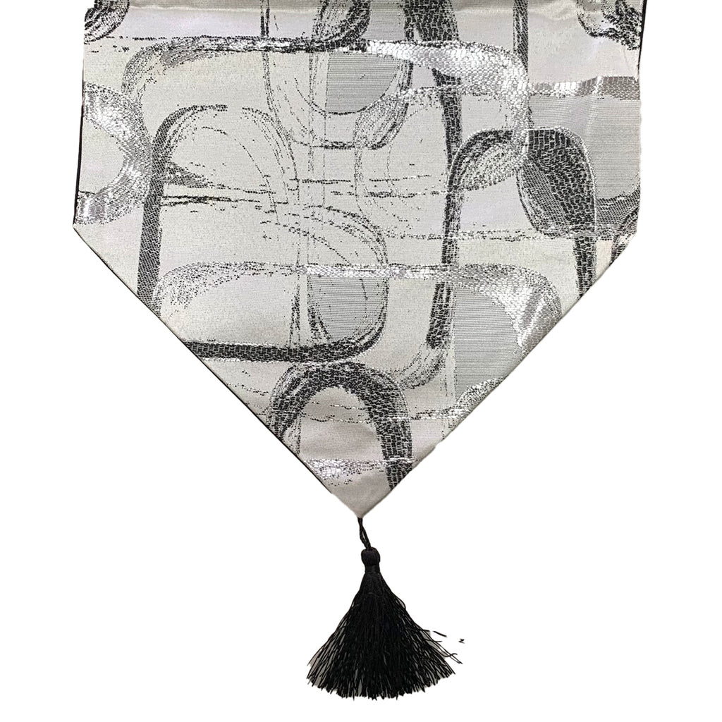 Camino De Mesa Con Diseño Gris con Negro