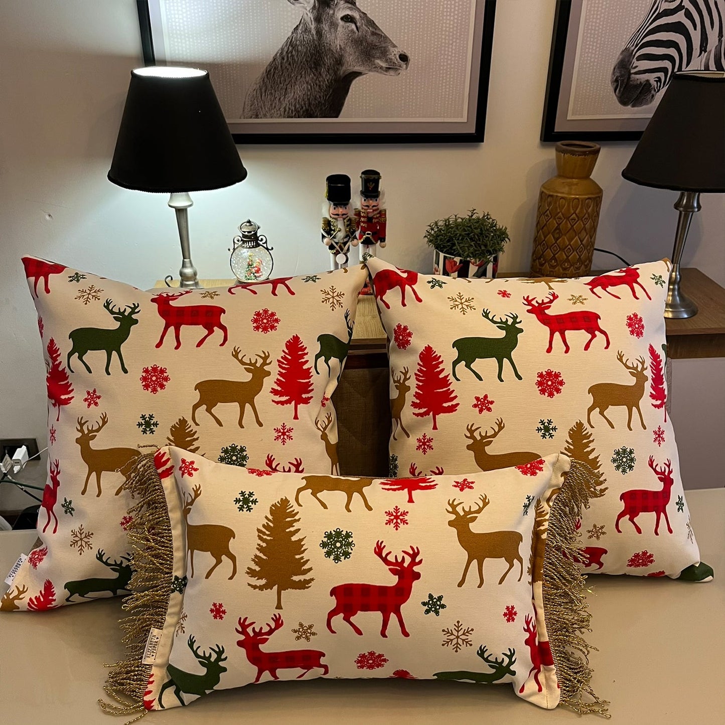 Funda Cojin Decorativo Diseño Renos Blanco